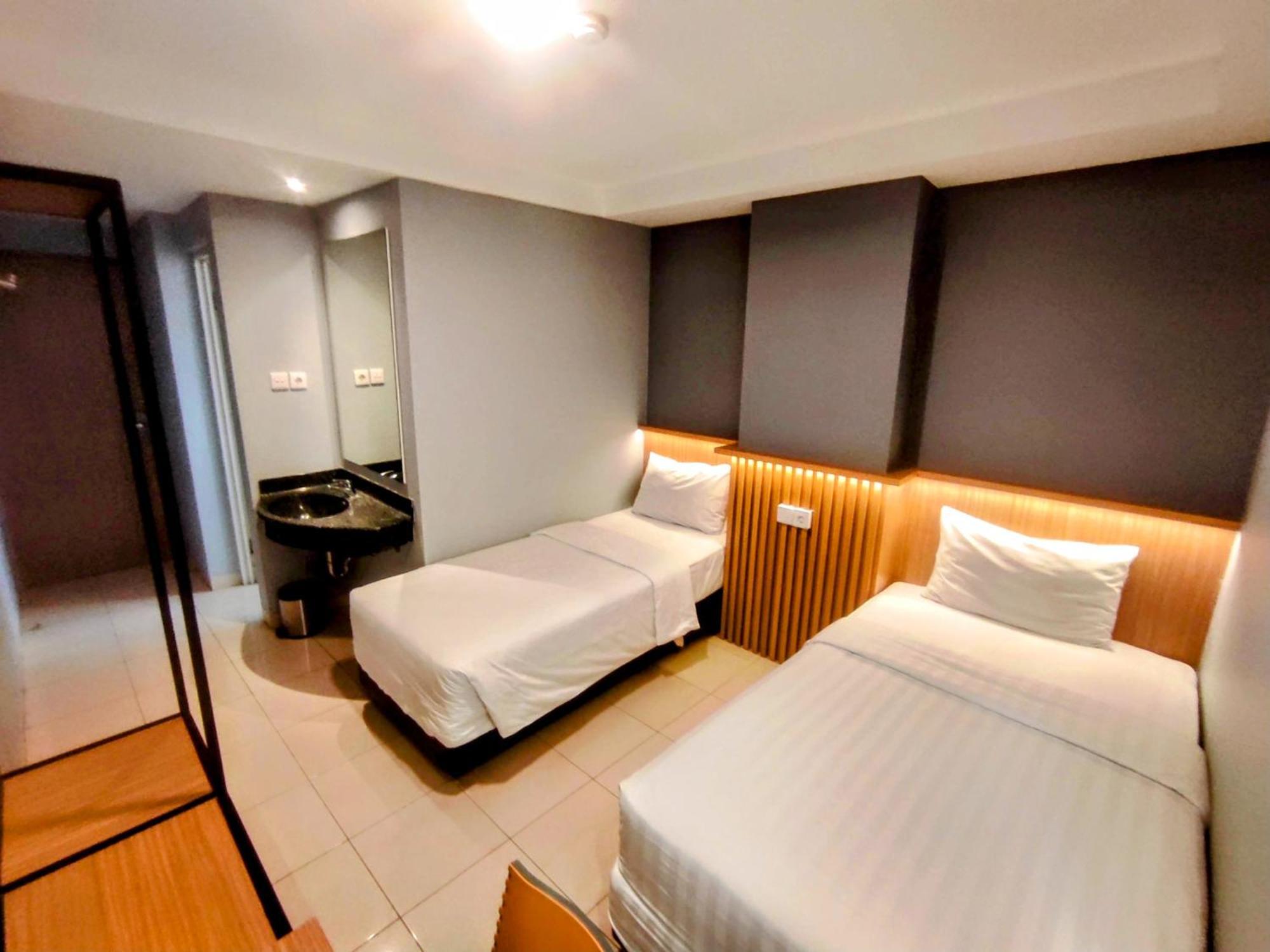 Studio One Thamrin Hotel Джакарта Екстер'єр фото