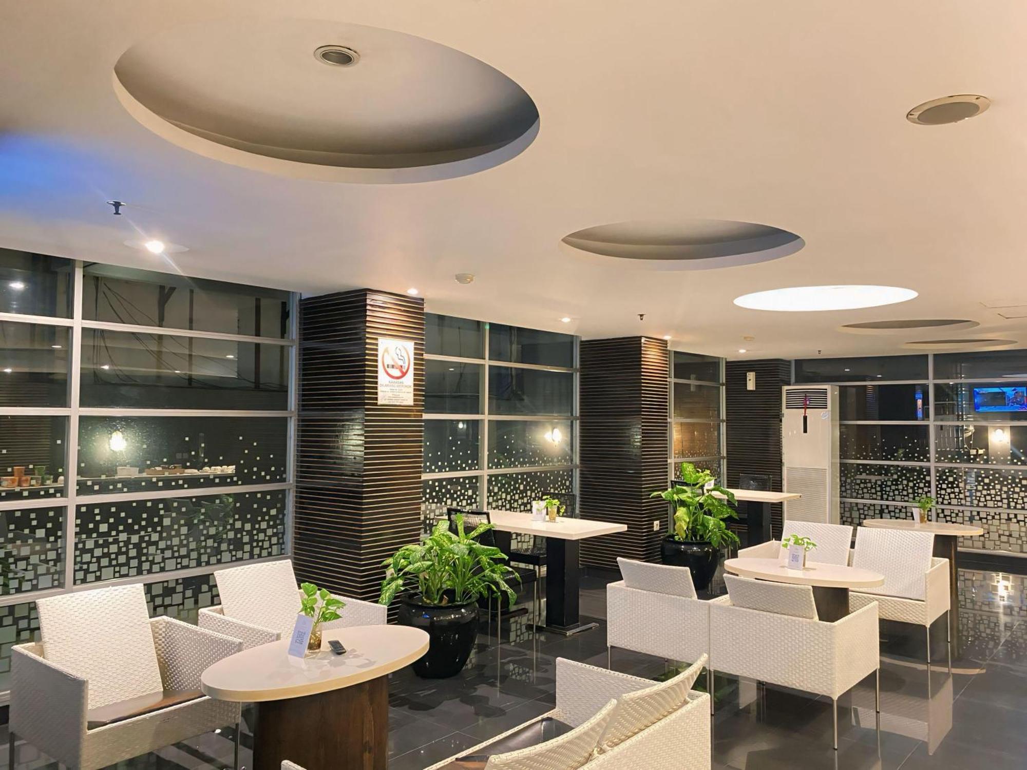 Studio One Thamrin Hotel Джакарта Екстер'єр фото