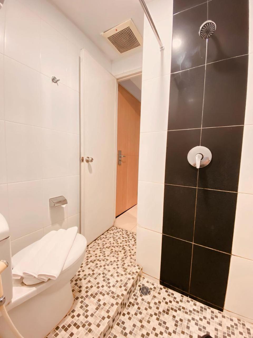 Studio One Thamrin Hotel Джакарта Екстер'єр фото