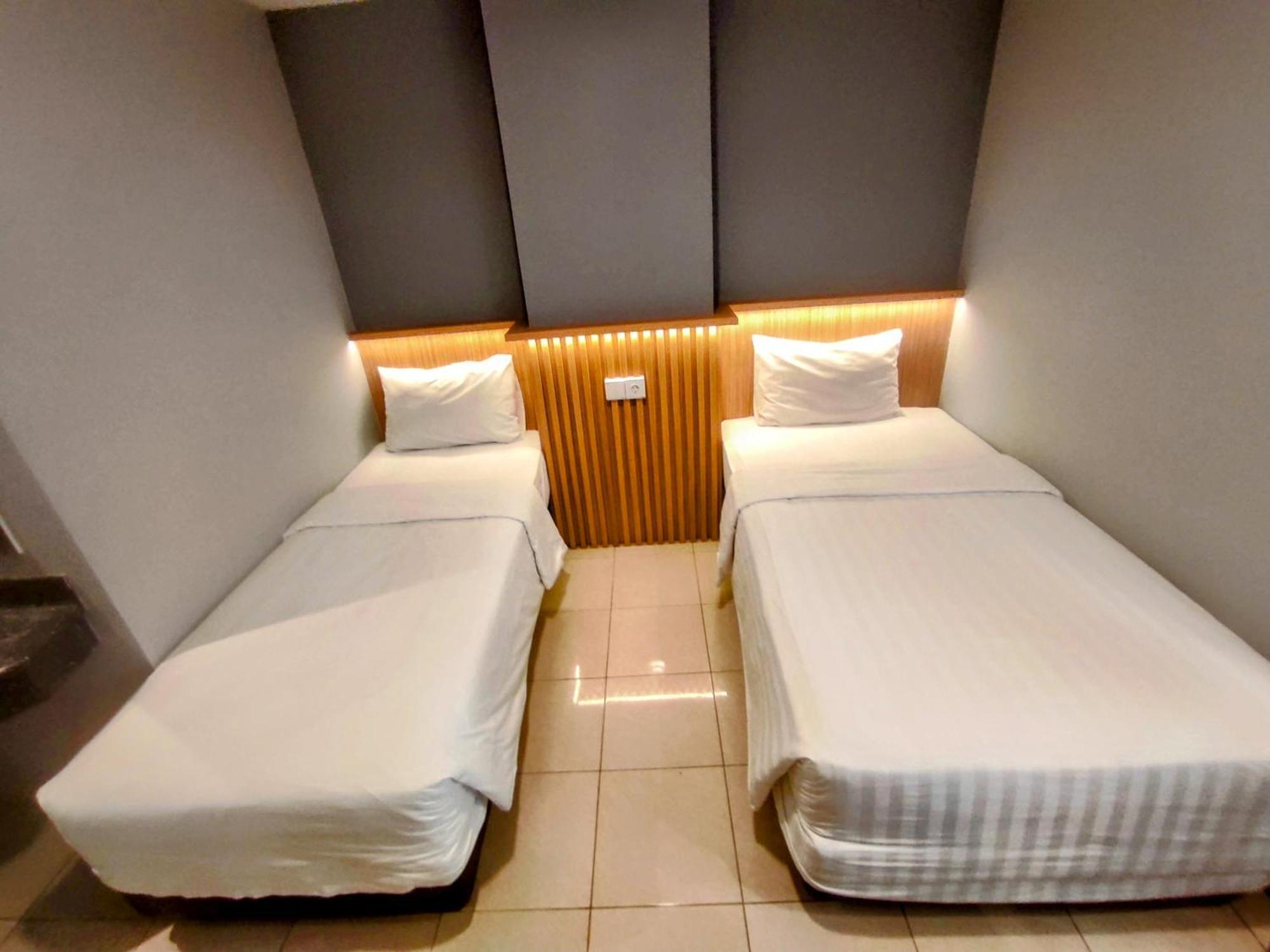 Studio One Thamrin Hotel Джакарта Екстер'єр фото